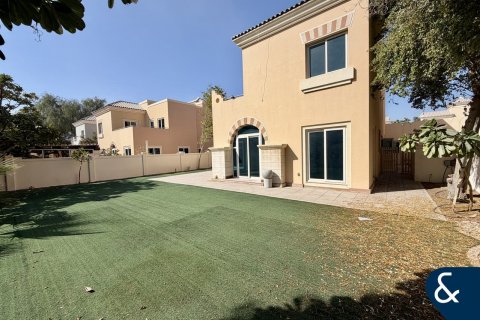 Villa in Victory Heights, Dubai Sports City, Dubai 4 bedrooms, 297 sq.m. № 79200 - photo 23