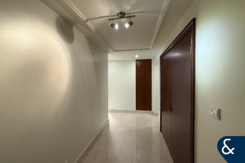 Apartment in Emaar 6 Towers, Dubai Marina, Dubai 2 bedrooms, 159 sq.m. № 79203 - photo 17