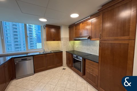 Apartment in Emaar 6 Towers, Dubai Marina, Dubai 2 bedrooms, 159 sq.m. № 79203 - photo 7