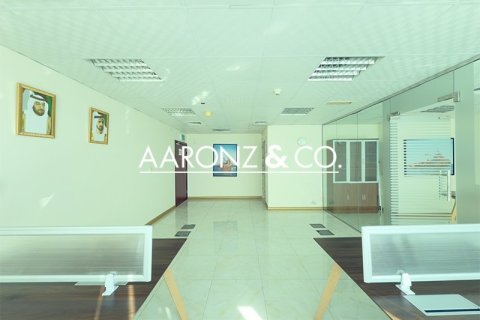 Office in Jumeirah Lake Towers, Dubai 60.9 sq.m. № 78387 - photo 5
