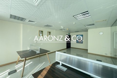 Office in Jumeirah Lake Towers, Dubai 60.9 sq.m. № 78387 - photo 9