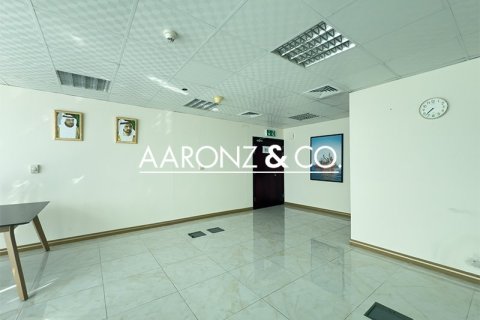 Office in Jumeirah Lake Towers, Dubai 60.9 sq.m. № 78387 - photo 4