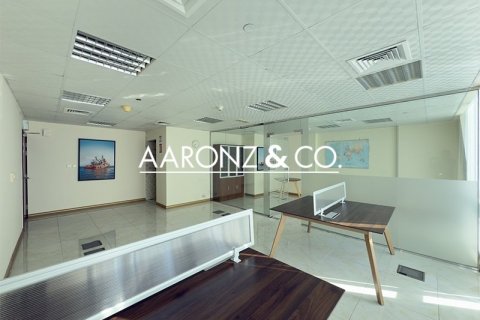 Office in Jumeirah Lake Towers, Dubai 60.9 sq.m. № 78387 - photo 11