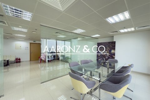 Bureau à Jumeirah Lake Towers, Dubai, 95.1 m², № 78389 - photo 12