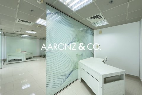 Bureau à Jumeirah Lake Towers, Dubai, 95.1 m², № 78389 - photo 8