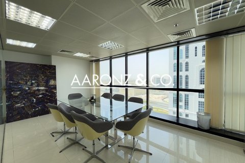 Bureau à Jumeirah Lake Towers, Dubai, 95.1 m², № 78389 - photo 10
