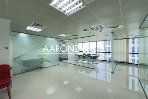 Bureau à Jumeirah Lake Towers, Dubai, 95.1 m², № 78389 - photo 5