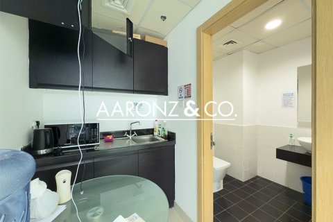 Bureau à Jumeirah Lake Towers, Dubai, 95.1 m², № 78389 - photo 13