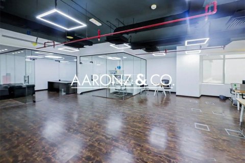 Office in Jumeirah Lake Towers, Dubai 117.8 sq.m. № 78386 - photo 1