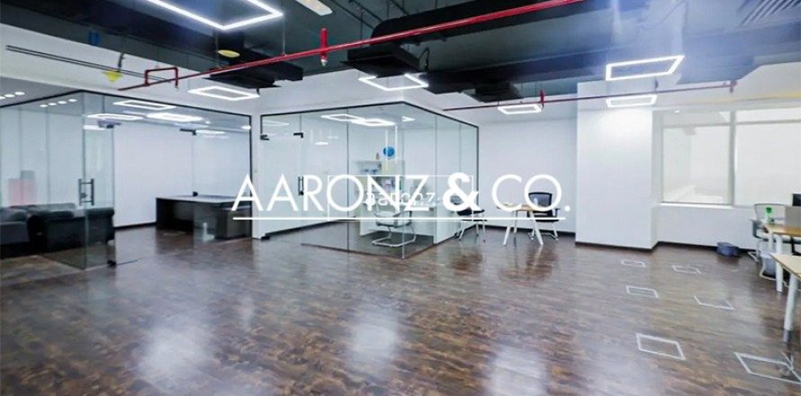 Office in Jumeirah Lake Towers, Dubai 117.8 sq.m. № 78386