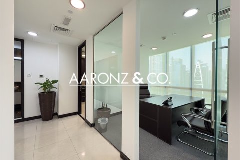 Office in Jumeirah Lake Towers, Dubai 186.1 sq.m. № 78388 - photo 16