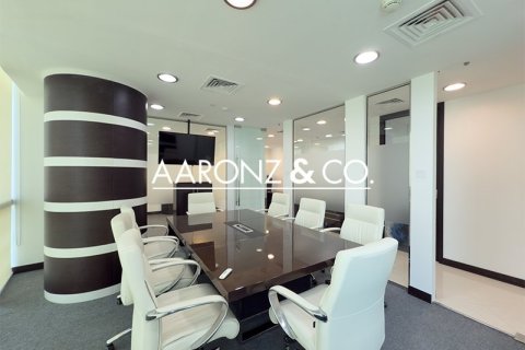 Office in Jumeirah Lake Towers, Dubai 186.1 sq.m. № 78388 - photo 17