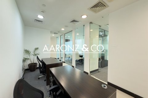 Office in Jumeirah Lake Towers, Dubai 186.1 sq.m. № 78388 - photo 4