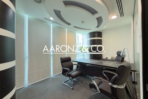 Office in Jumeirah Lake Towers, Dubai 186.1 sq.m. № 78388 - photo 12