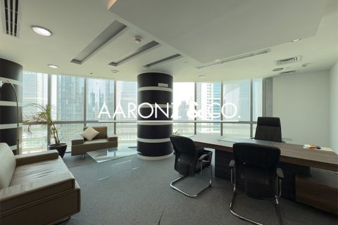 Office in Jumeirah Lake Towers, Dubai 186.1 sq.m. № 78388 - photo 2