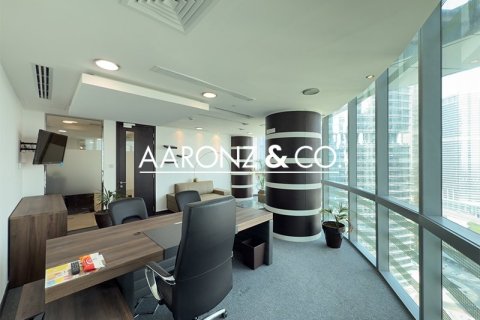 Office in Jumeirah Lake Towers, Dubai 186.1 sq.m. № 78388 - photo 3