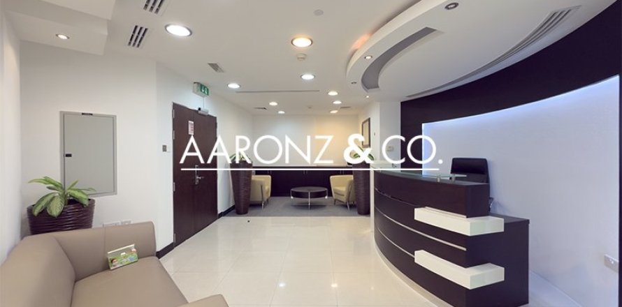 Office in Jumeirah Lake Towers, Dubai 186.1 sq.m. № 78388