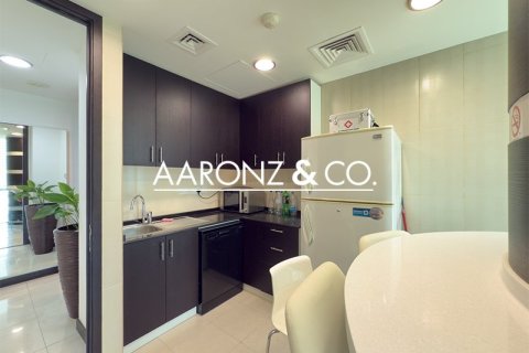Office in Jumeirah Lake Towers, Dubai 186.1 sq.m. № 78388 - photo 19