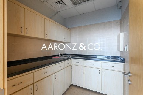 Bureau à Jumeirah Lake Towers, Dubai, 96.9 m², № 78390 - photo 9