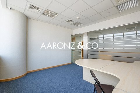 Bureau à Jumeirah Lake Towers, Dubai, 96.9 m², № 78390 - photo 1