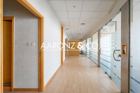 Bureau à Jumeirah Lake Towers, Dubai, 96.9 m², № 78390 - photo 6