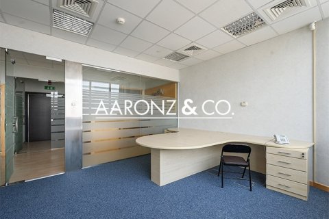 Bureau à Jumeirah Lake Towers, Dubai, 96.9 m², № 78390 - photo 2