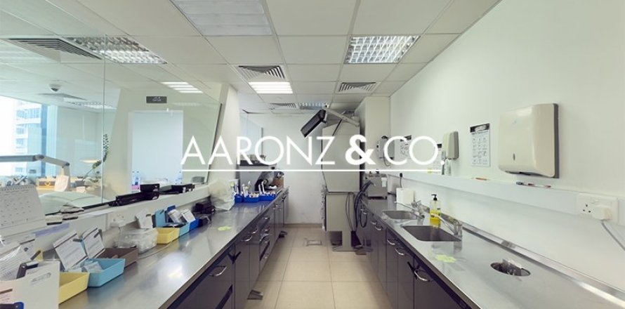 Office in Jumeirah Lake Towers, Dubai 80 sq.m. № 78392