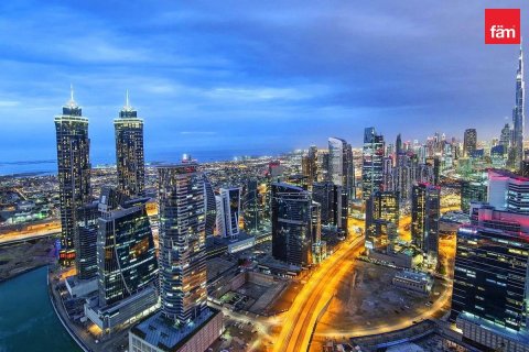 Apartamento en Business Bay, Dubai, 2 dormitorios, 130.9 m², № 117718 - foto 4