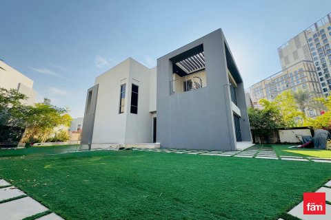 Villa in Dubai Hills Estate, Dubai 4 bedrooms, 640.7 sq.m. № 71859 - photo 2