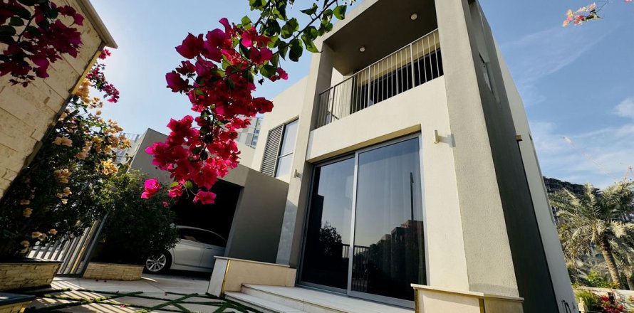 Villa in Dubai Hills Estate, Dubai 4 bedrooms, 640.7 sq.m. № 71859