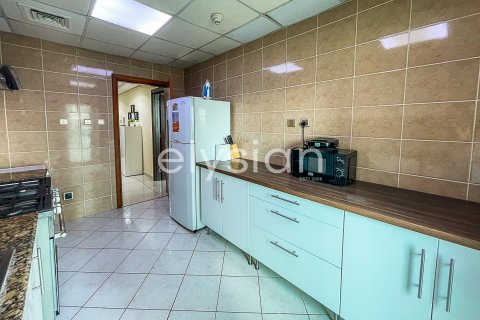 Apartamento en Marina Pinnacle, Dubai Marina, Dubai, 2 dormitorios, 113 m², № 38104 - foto 13