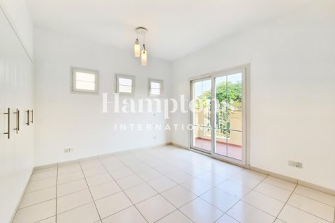 Снять в аренду виллу в Springs 12, The Springs, Дубай: 3 спальни, 213.67690000м², № 77383 - фото 12