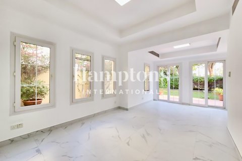 Снять в аренду виллу в Springs 12, The Springs, Дубай: 3 спальни, 213.67690000м², № 77383 - фото 8