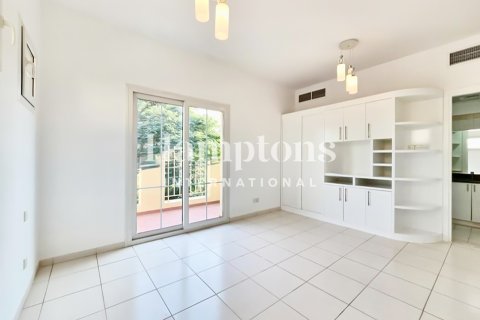 Снять в аренду виллу в Springs 12, The Springs, Дубай: 3 спальни, 213.67690000м², № 77383 - фото 3