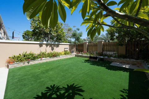 Townhouse in Jumeirah Village Circle, Dubai 3 bedrooms, 277.97 sq.m. № 142201 - photo 6