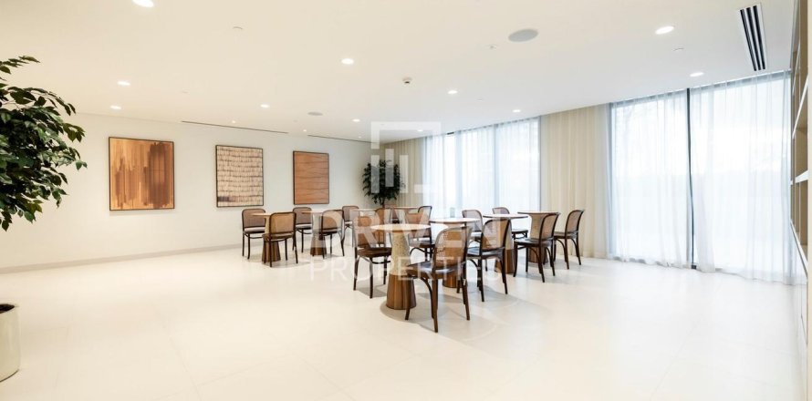 Квартира в EMAAR Beachfront, Dubai Harbour, Дубай, 1 спальня, 76.83м², № 138416