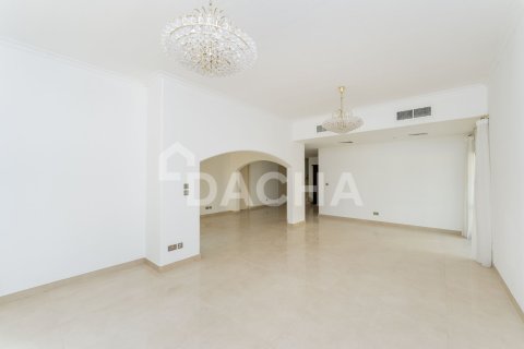 Villa in Meadows, Dubai 5 bedrooms, 355 sq.m. № 111584 - photo 21