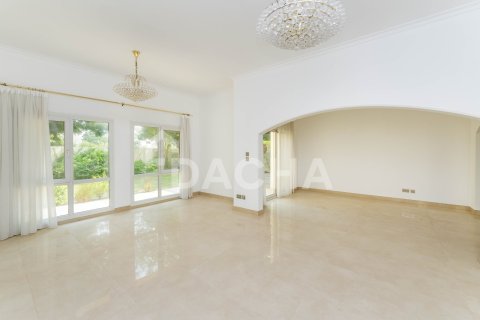 Villa in Meadows, Dubai 5 bedrooms, 355 sq.m. № 111584 - photo 20