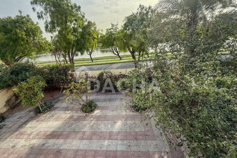 Villa in Meadows, Dubai 5 bedrooms, 355 sq.m. № 111584