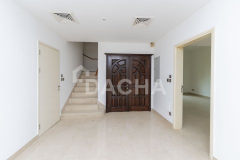 Villa in Meadows, Dubai 5 bedrooms, 355 sq.m. № 111584 - photo 17