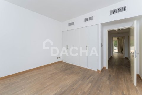 Villa in Meadows, Dubai 5 bedrooms, 355 sq.m. № 111584 - photo 8