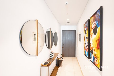 Apartment in Downtown Dubai (Downtown Burj Dubai), Dubai 2 bedrooms, 100 sq.m. № 78018 - photo 2