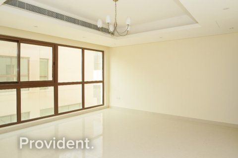 Villa in Meydan, Dubai 4 bedrooms, 307.9 sq.m. № 2179 - photo 4