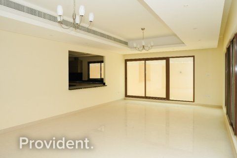 Villa in Meydan, Dubai 4 bedrooms, 307.9 sq.m. № 2179 - photo 3
