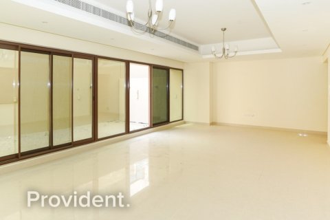 Villa in Meydan, Dubai 4 bedrooms, 307.9 sq.m. № 2179 - photo 5