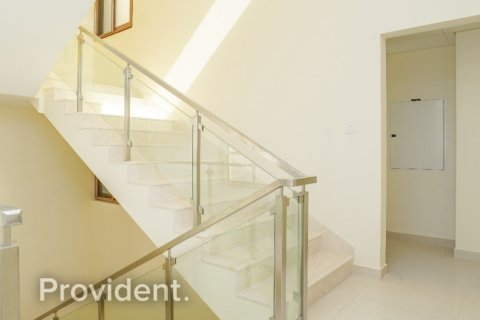 Villa in Meydan, Dubai 4 bedrooms, 307.9 sq.m. № 2179 - photo 17