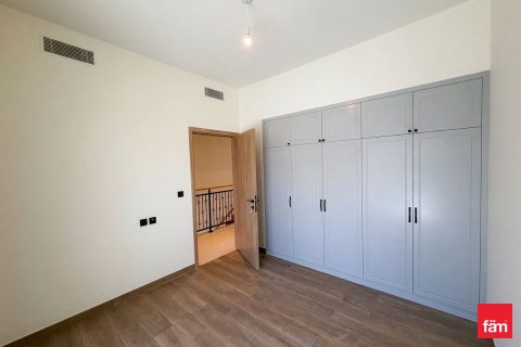 Снять в аренду таунхаус в Дубае: 4 спальни, 144.1м², № 110745 - фото 14