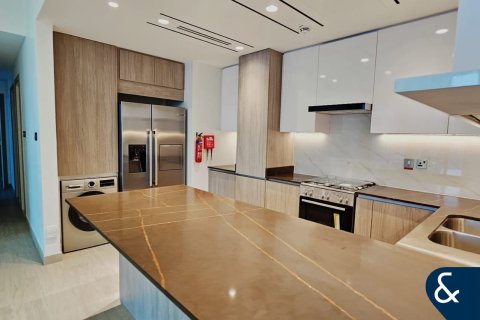 Apartamento en Jumeirah Lake Towers, Dubai, 2 dormitorios, 140 m², № 78716 - foto 3