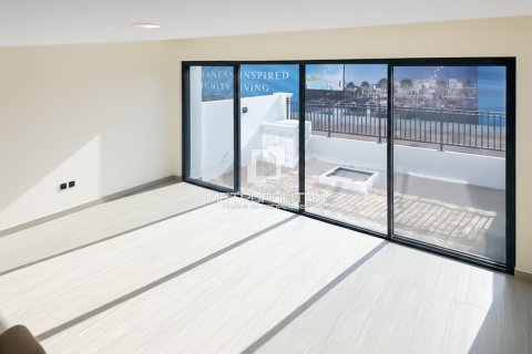 Снять в аренду таунхаус в Damac Lagoons, Дубай: 4 спальни, 207м², № 73501 - фото 1