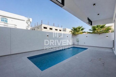 Townhouse in Mirdif Villas, Mirdif, Dubai 4 bedrooms, 929.03 sq.m. № 126425 - photo 23